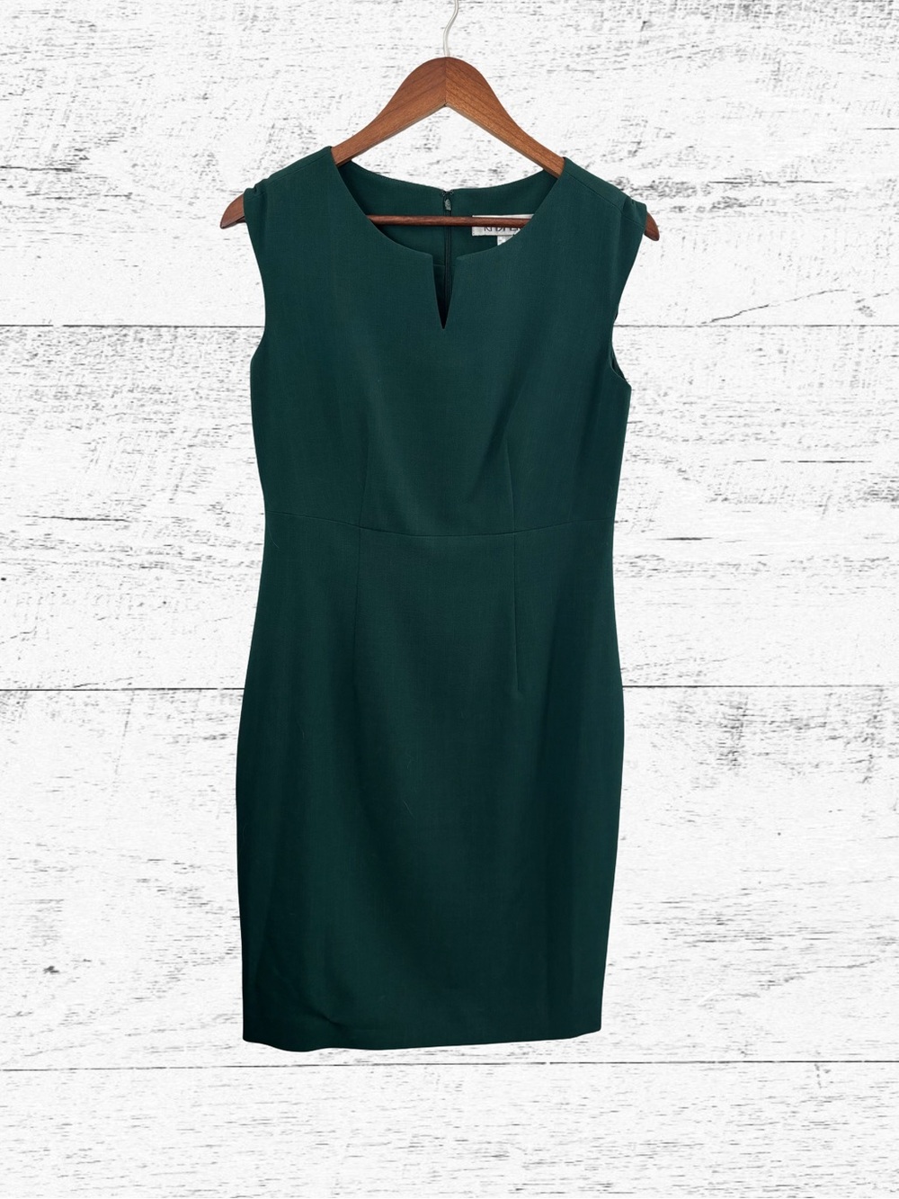 Kasper Sleeveless Midi Sheath Dress in Emerald Green